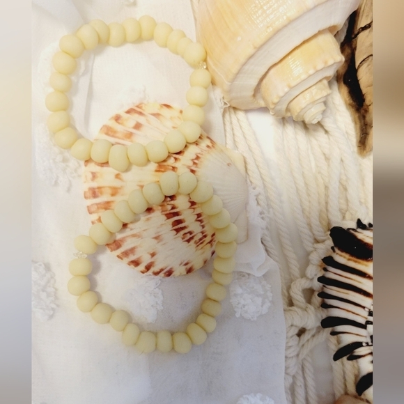 Glow in Dark Bracelets and Ring Set - Picture 3 of 7